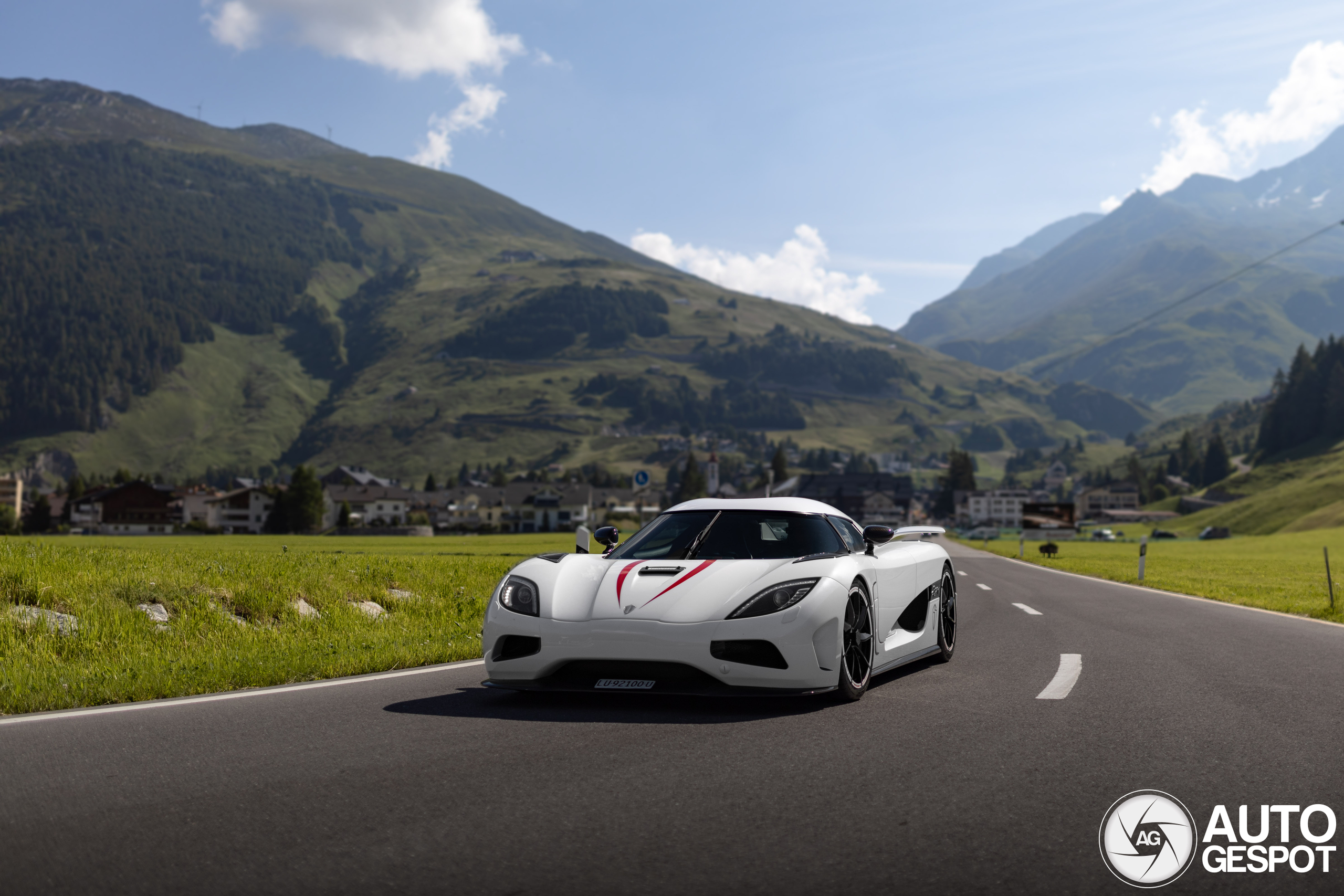 Das grosse Comeback: Koenigsegg Agera R donnert durch Andermatt