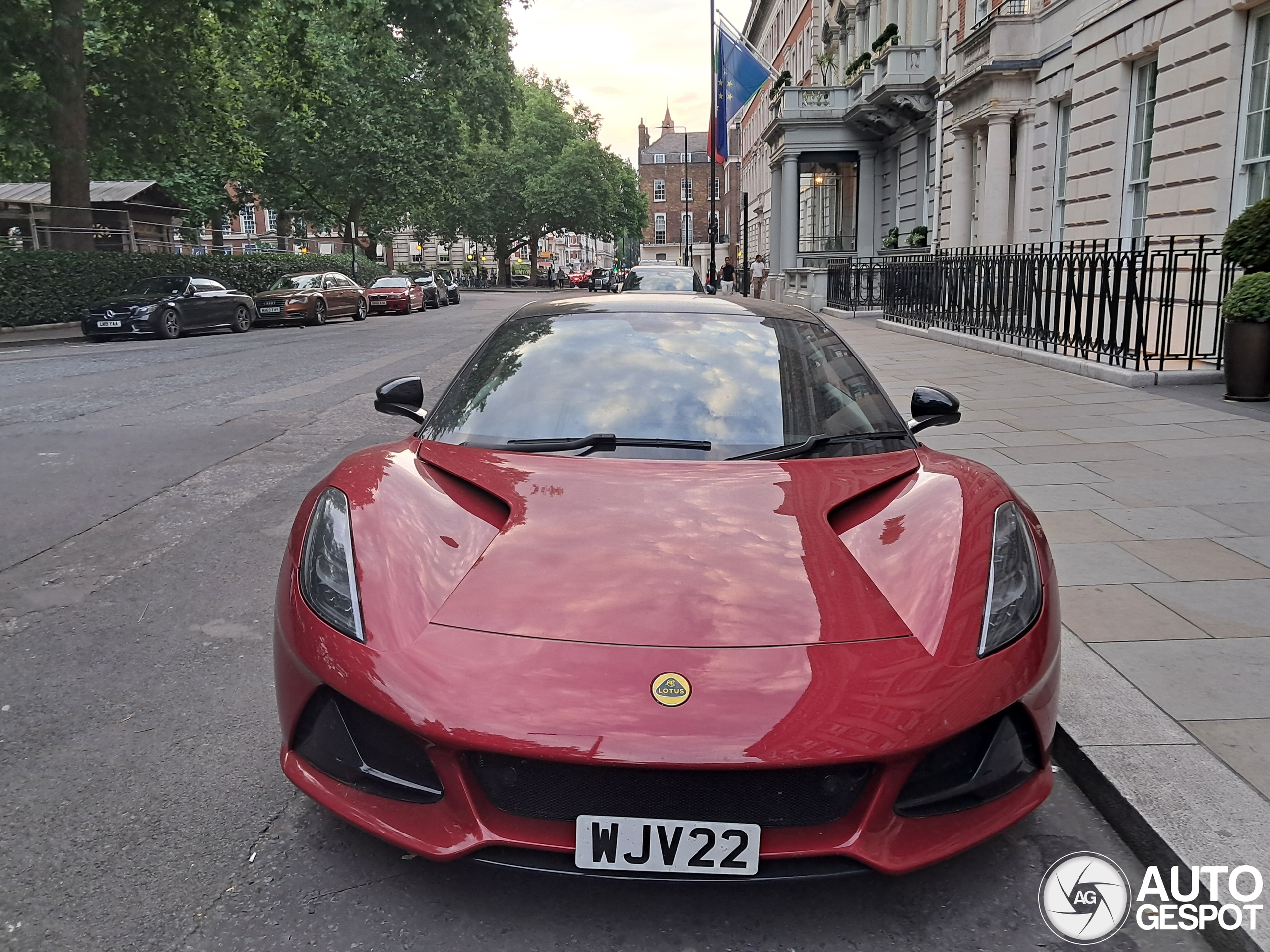 Lotus Emira