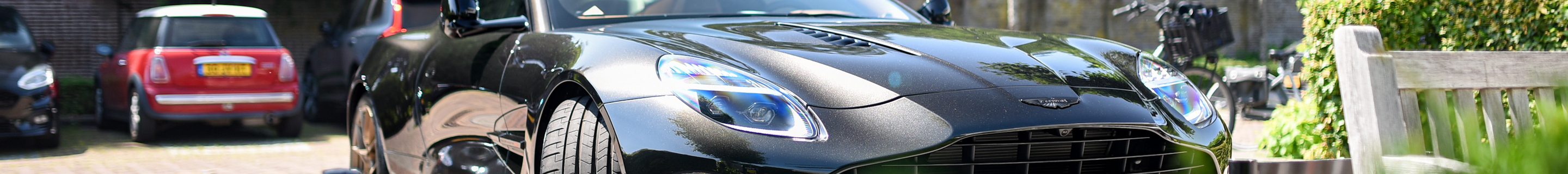 Aston Martin Vanquish 2025
