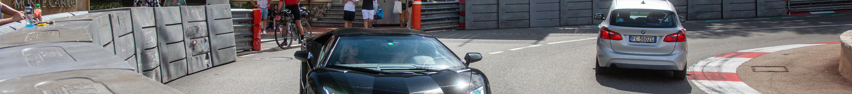 Lamborghini Aventador LP700-4 Roadster