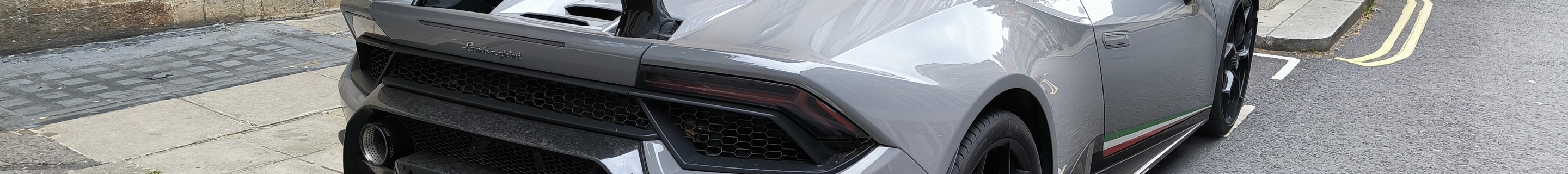 Lamborghini Huracán LP640-4 Performante