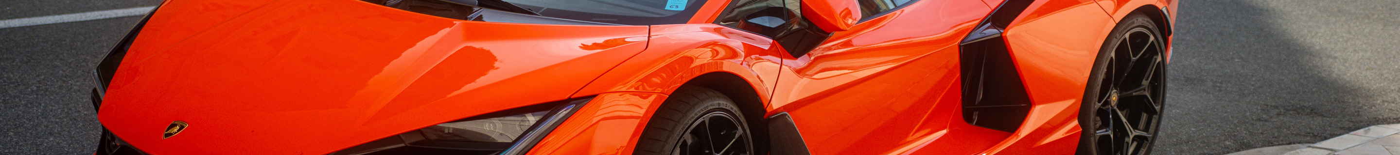 Lamborghini Revuelto