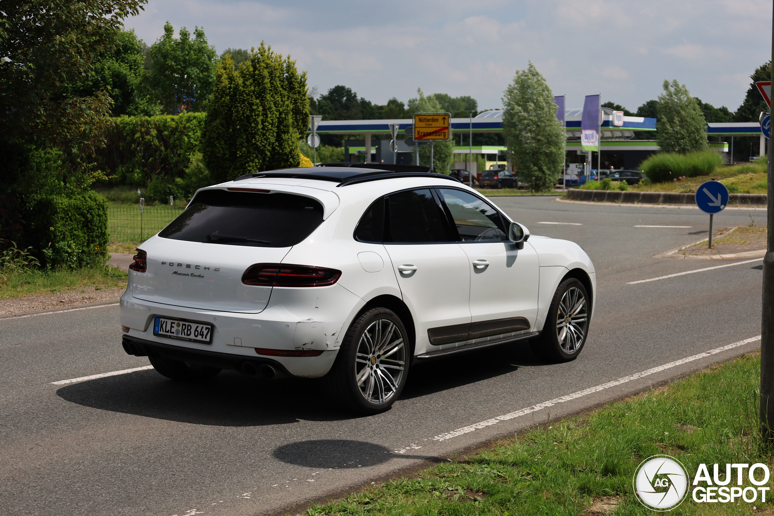 Porsche 95B Macan Turbo