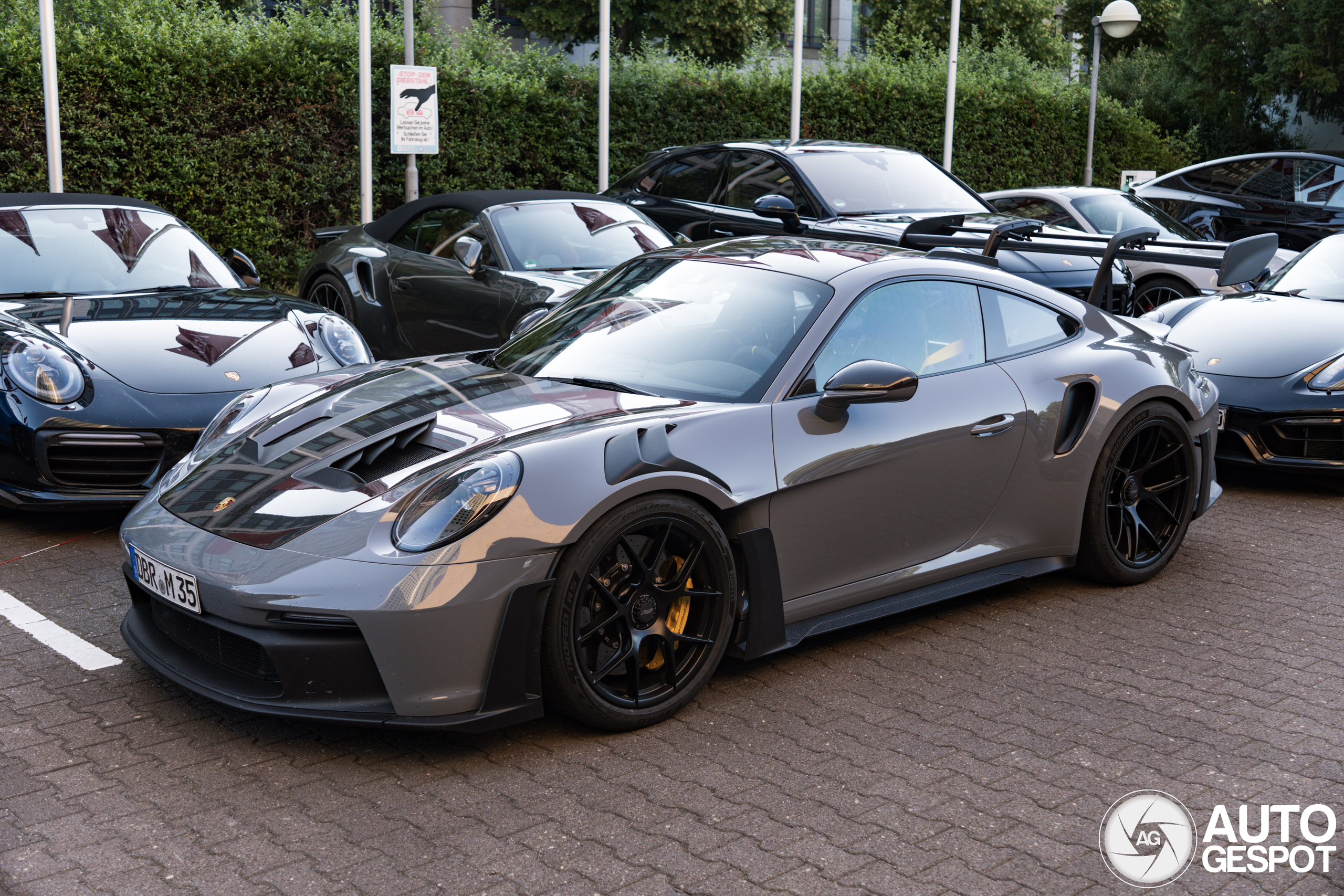 Porsche 992 GT3 RS Weissach Package