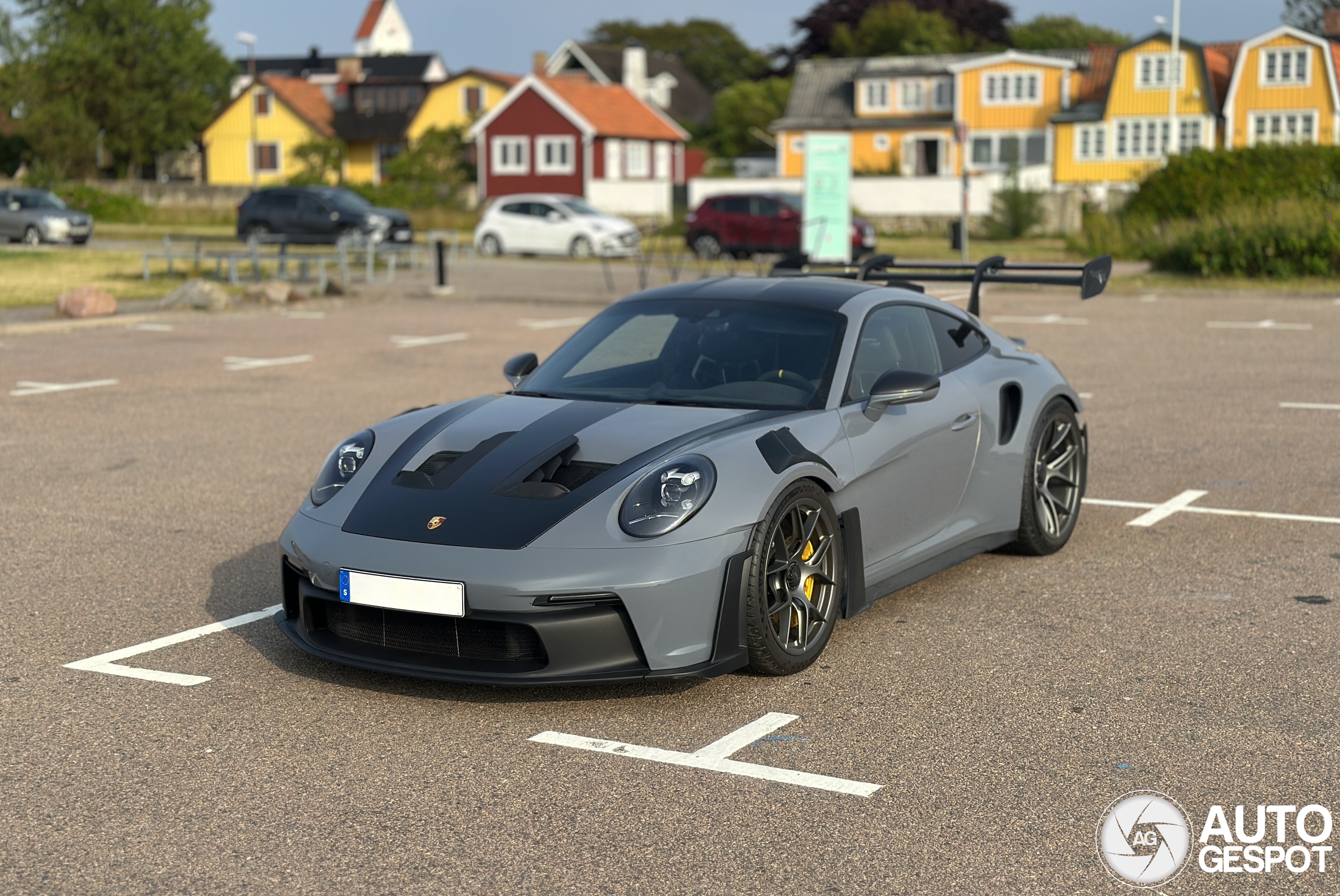 Porsche 992 GT3 RS Weissach Package