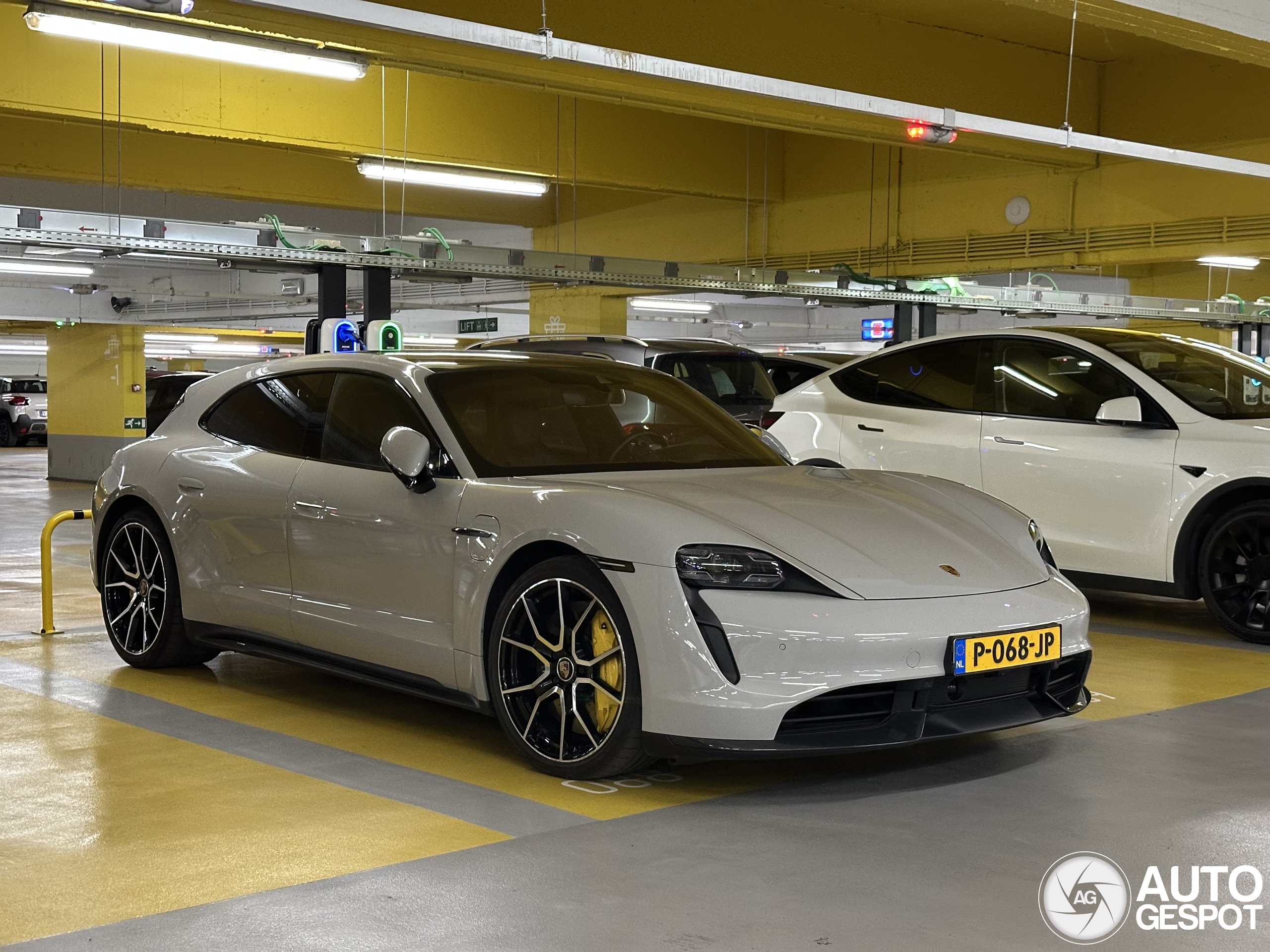 Porsche Taycan Turbo S Sport Turismo