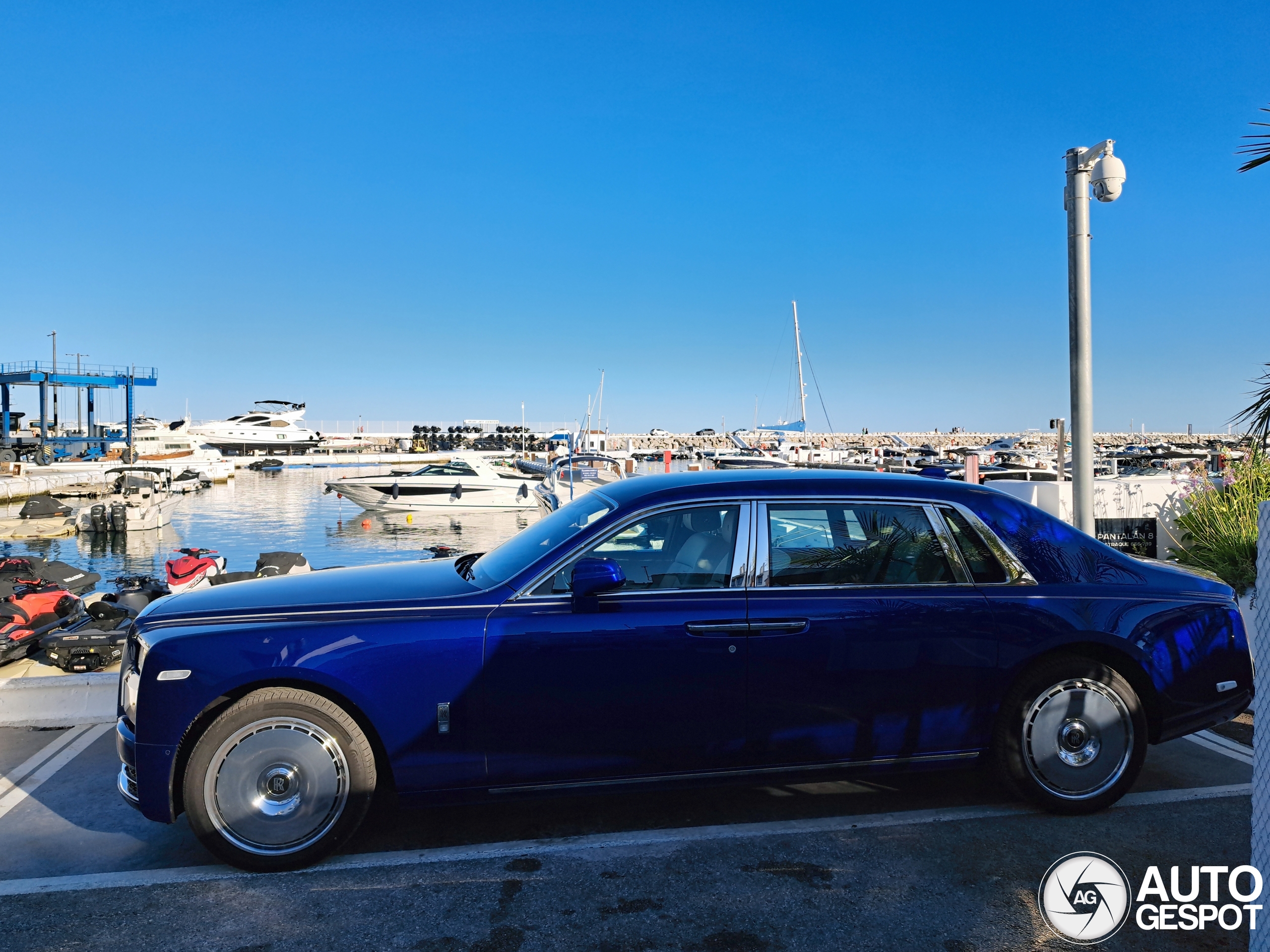 Rolls-Royce Phantom VIII EWB Series II