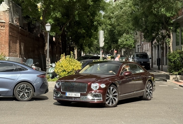 Bentley Flying Spur Hybrid Azure