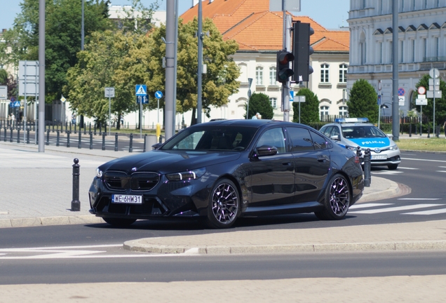 BMW M5 G90