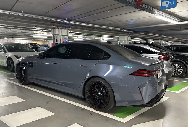 BMW M5 G90