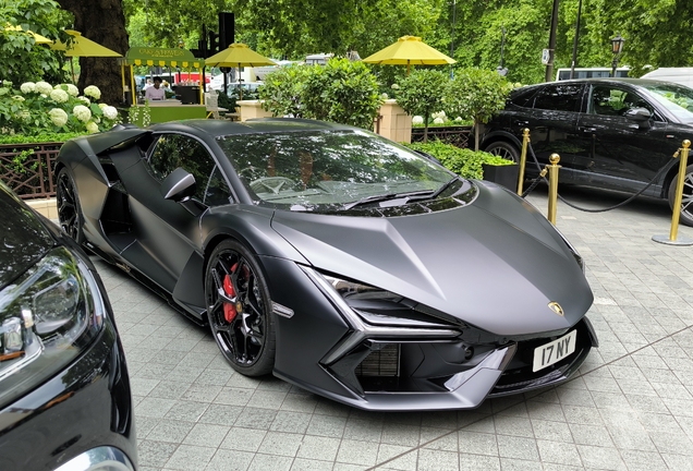 Lamborghini Revuelto