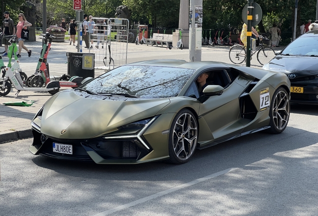 Lamborghini Revuelto