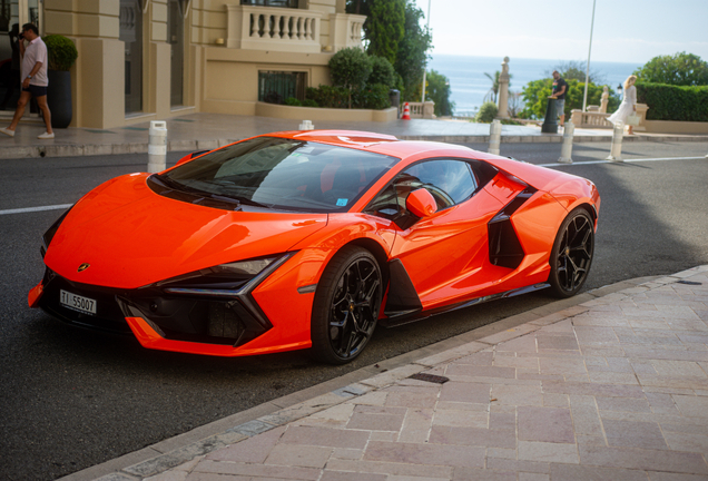 Lamborghini Revuelto