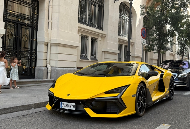 Lamborghini Revuelto
