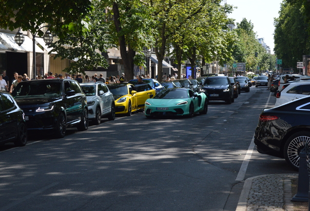 McLaren GT