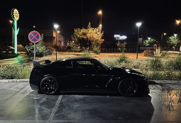 Nissan GT-R
