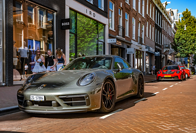 Porsche 992 Carrera 4 GTS