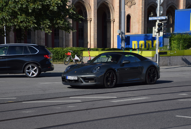 Porsche 992 Carrera 4 GTS Cabriolet