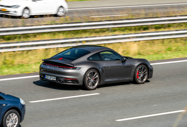 Porsche 992 Carrera 4S
