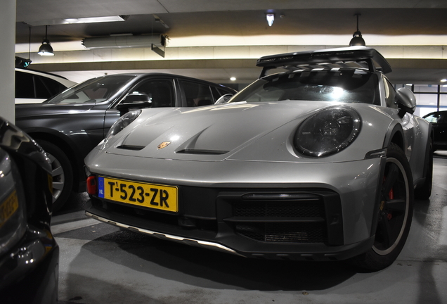 Porsche 992 Dakar
