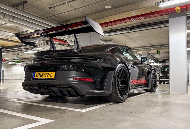 Porsche 992 GT3 RS Weissach Package