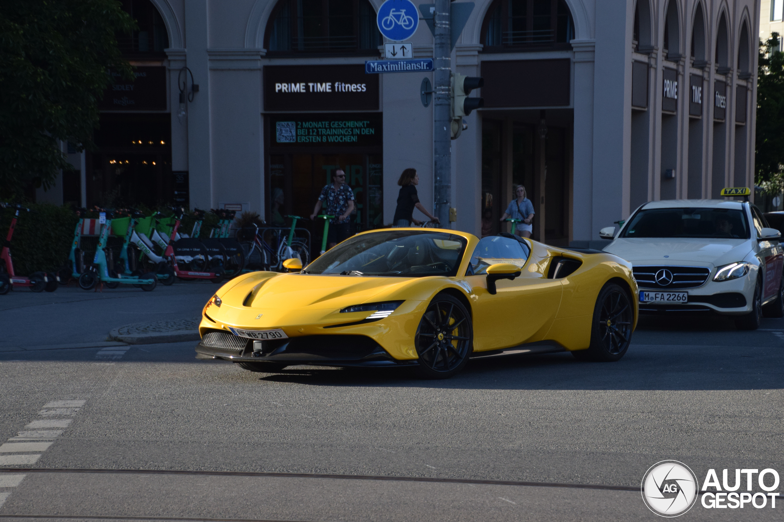 Ferrari SF90 Spider Assetto Fiorano