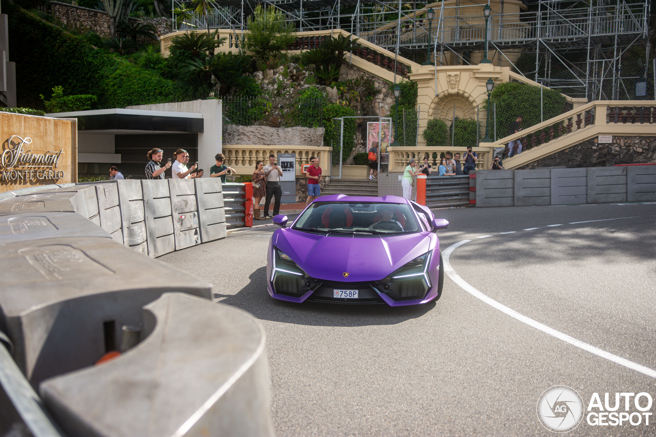 Lamborghini Revuelto