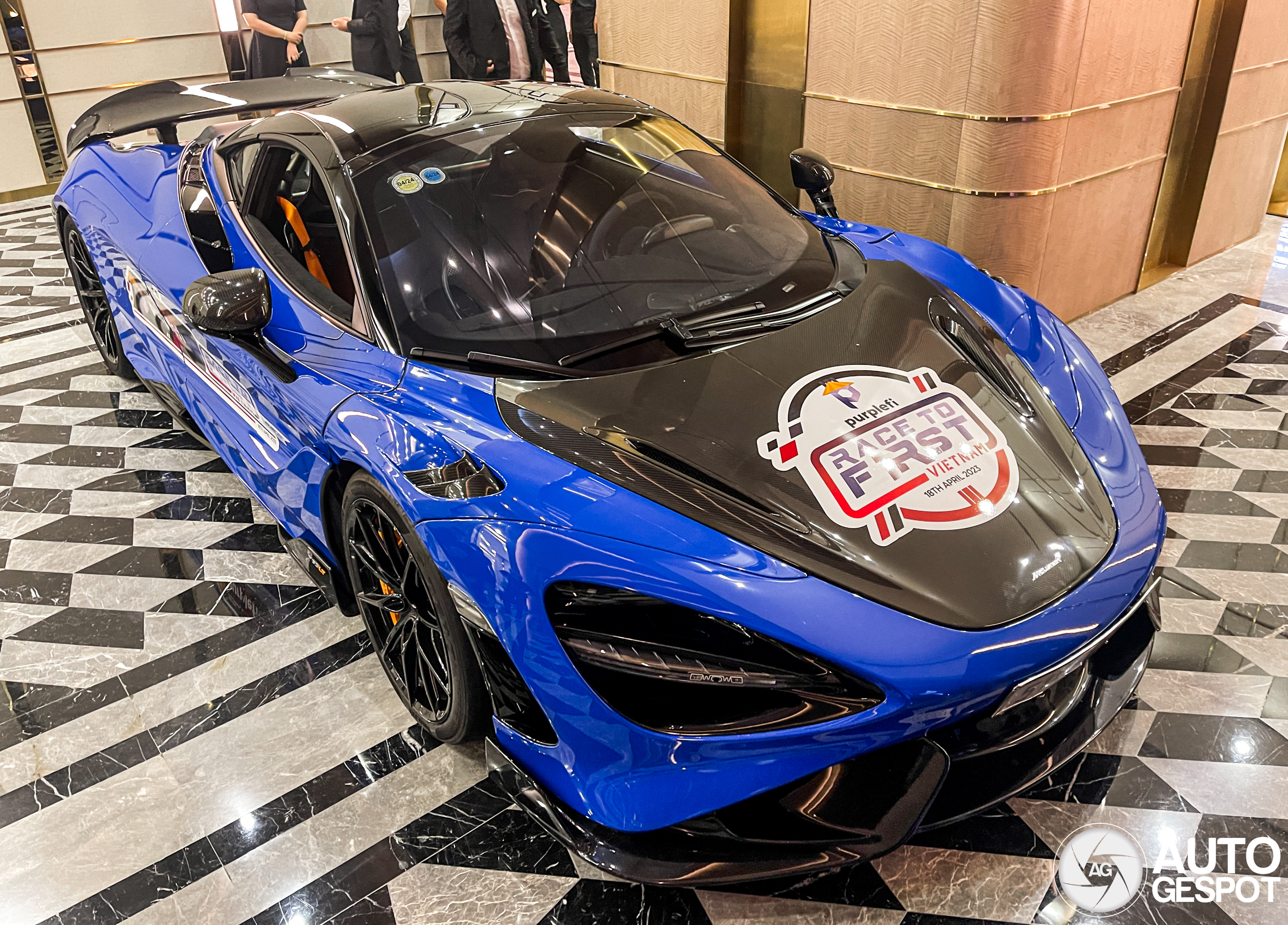 McLaren 765LT