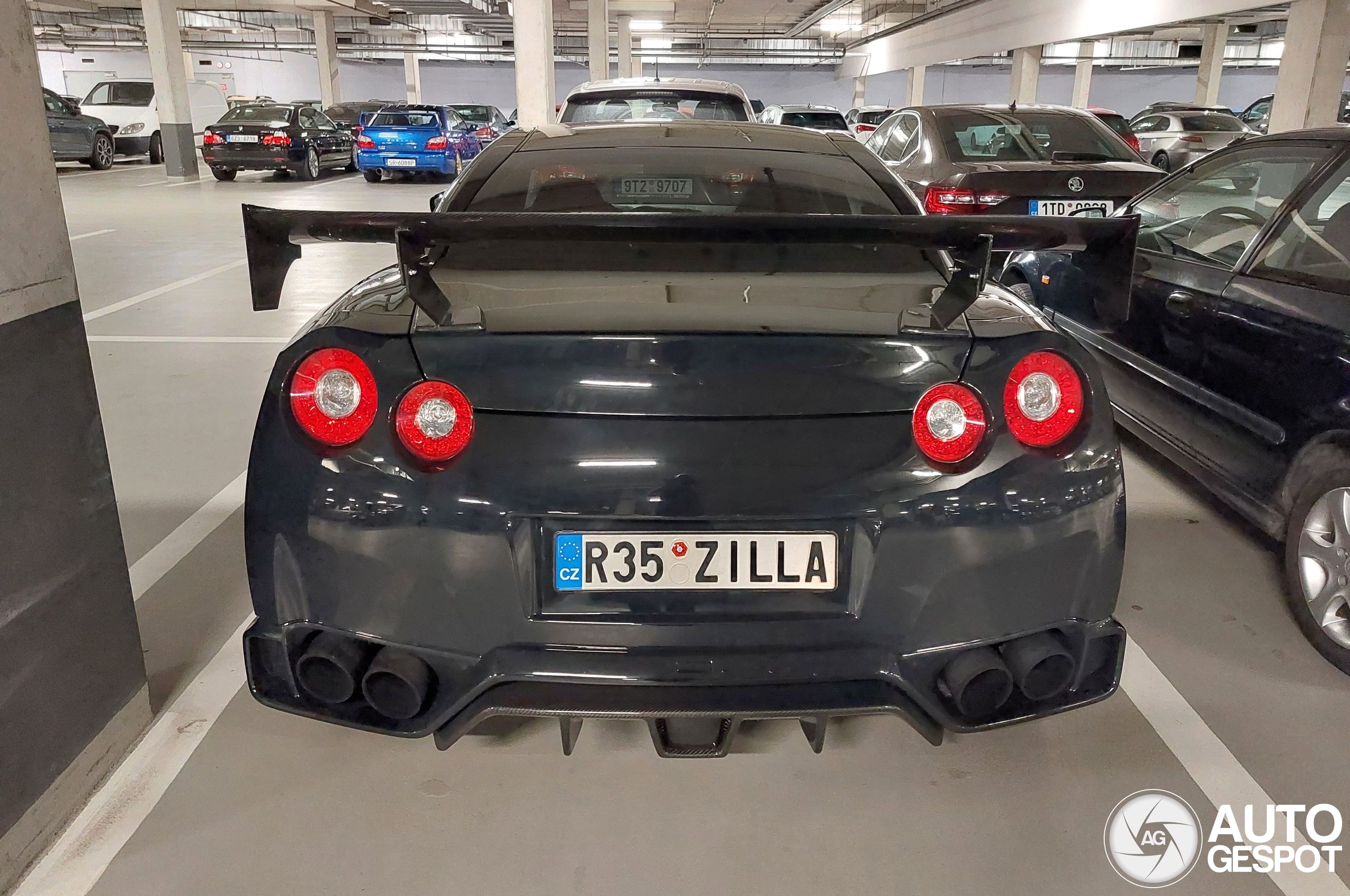 Nissan GT-R