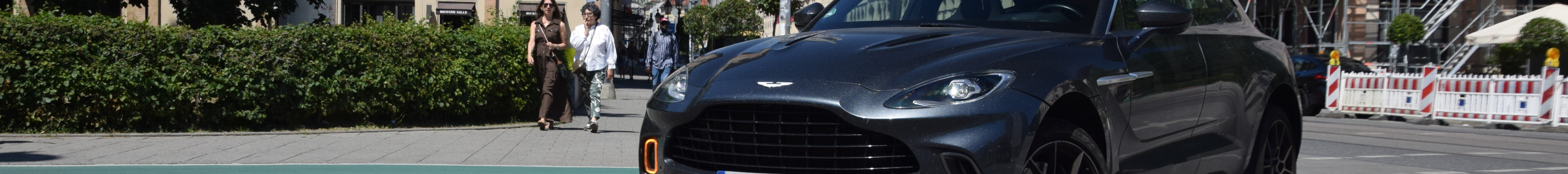 Aston Martin DBX