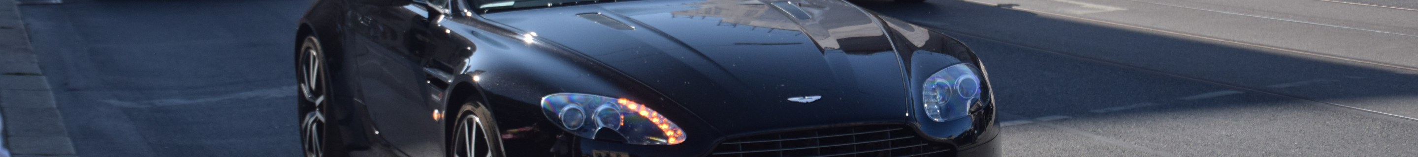 Aston Martin V8 Vantage S