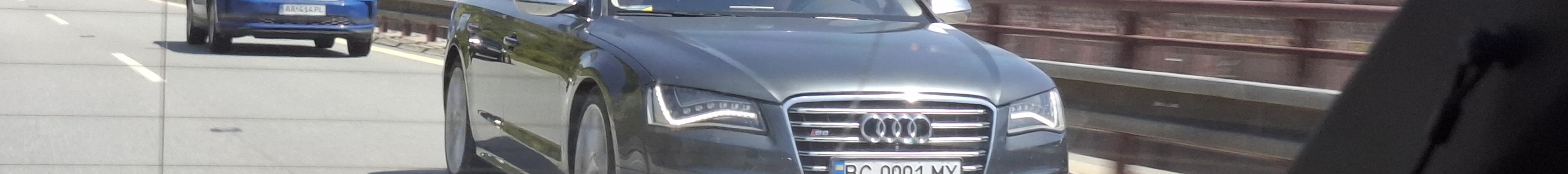 Audi S8 D4