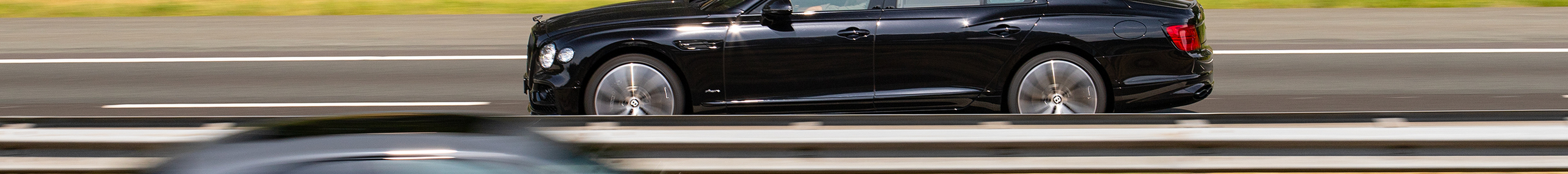 Bentley Flying Spur Hybrid Azure