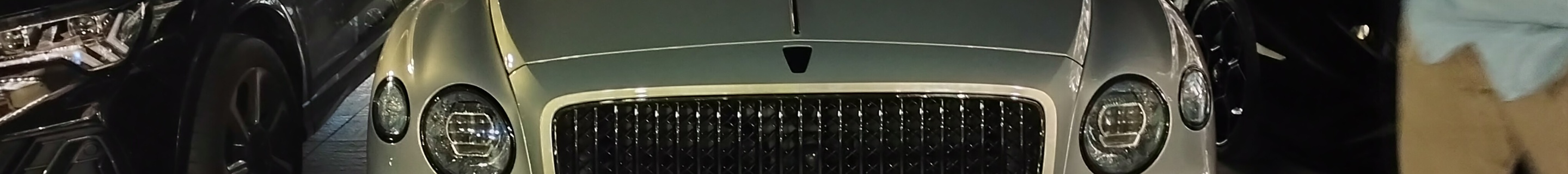 Bentley Flying Spur Hybrid S