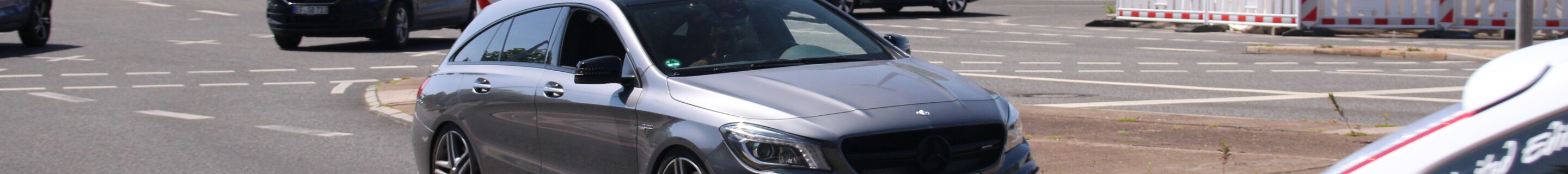 Mercedes-Benz CLA 45 AMG Shooting Brake