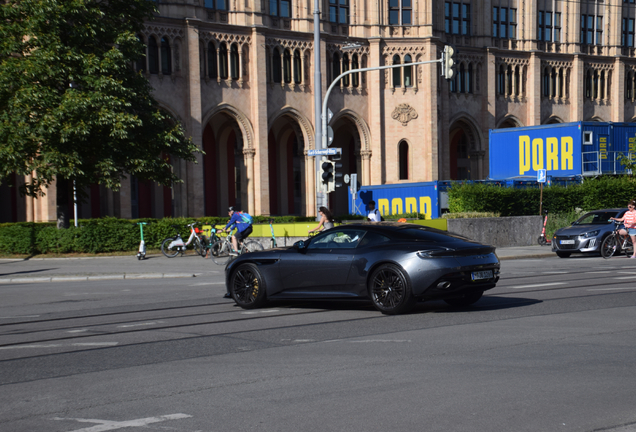 Aston Martin DB12