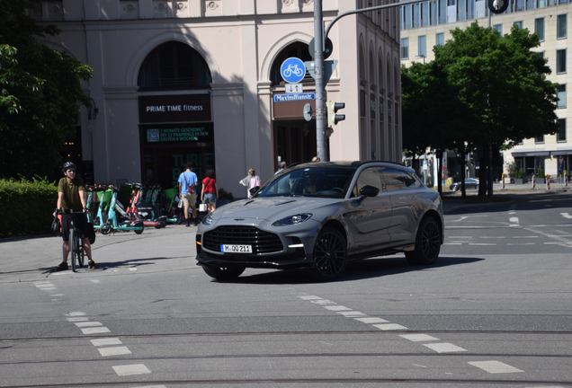 Aston Martin DBX707