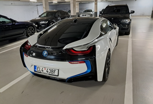 BMW i8