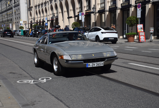 Ferrari 365 GTB/4 Daytona