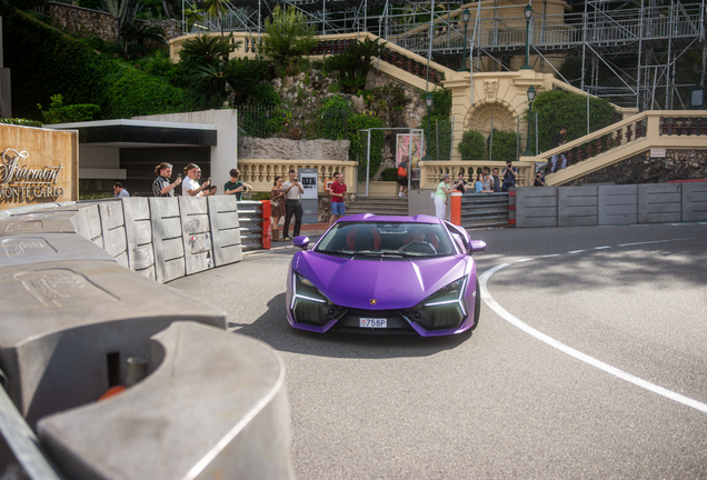 Lamborghini Revuelto