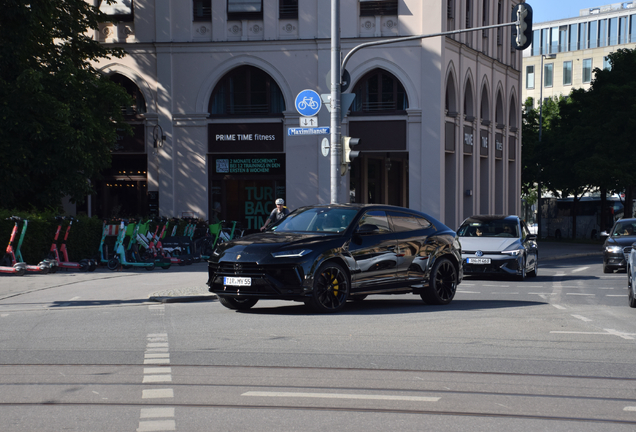 Lamborghini Urus S