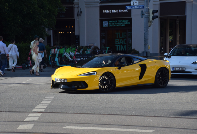 McLaren GT