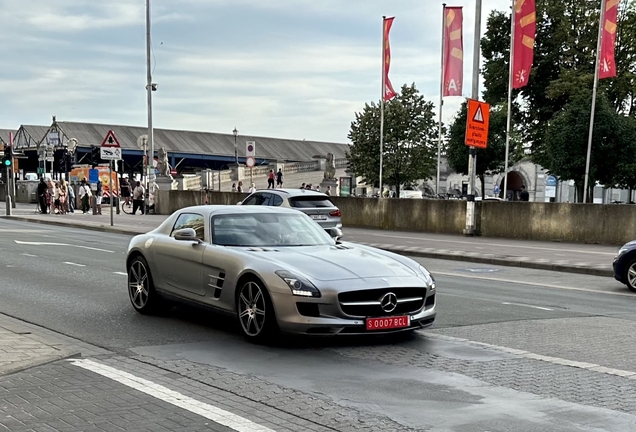 Mercedes-Benz SLS AMG