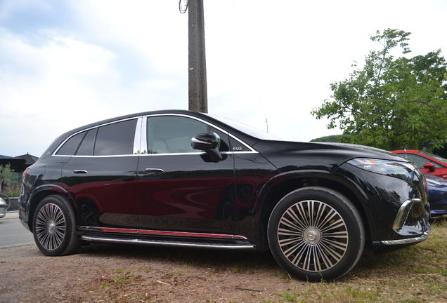 Mercedes-Maybach EQS 680 SUV