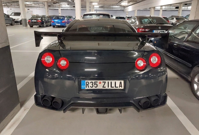 Nissan GT-R
