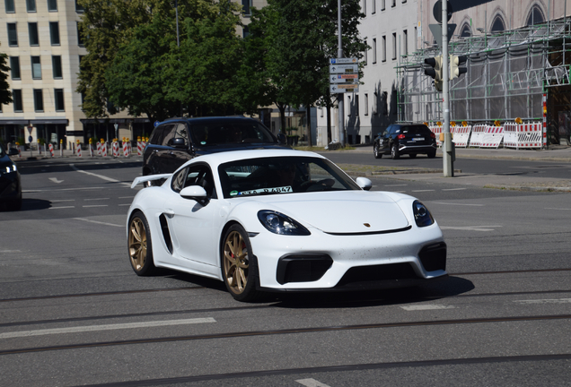 Porsche 718 Cayman GT4