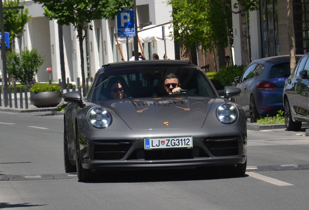 Porsche 992 Carrera 4 GTS
