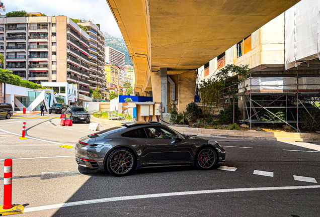 Porsche 992 Carrera 4S