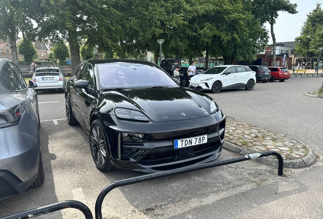 Porsche Macan EV Turbo