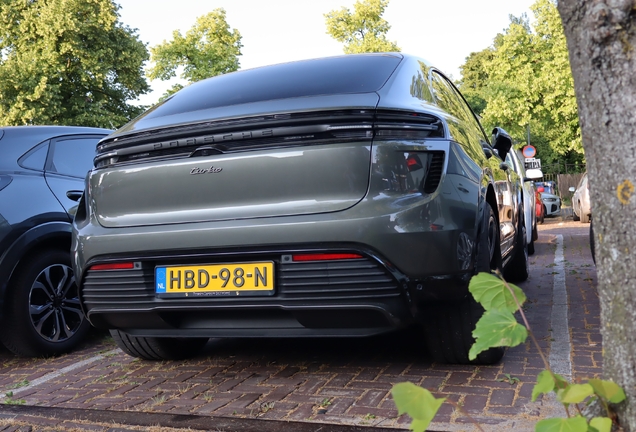 Porsche Macan EV Turbo